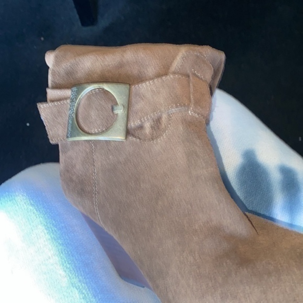 BCBG SUEDE BROWN BOOTS SIZE 6.5/36